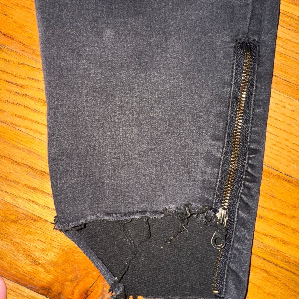Democracy Black Ankle Jeans - Picture 3 of 14